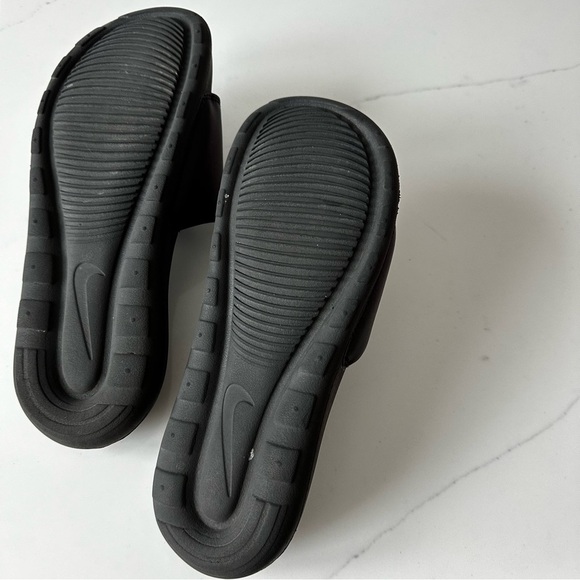 EUC: NIKE slides with rose gold logo | 7 - Picture 5 of 8